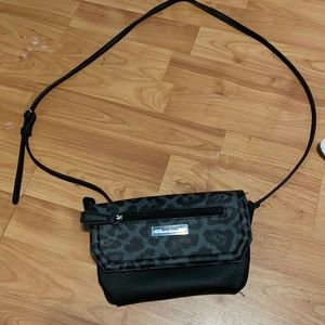 Black adjustable purse